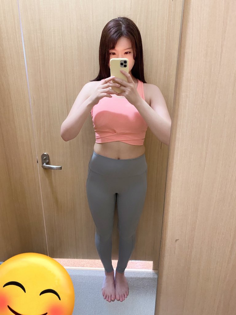 きょうここなっつ🥥@更新休止中 (@kyococo_07) on Twitter photo 🌸春の感謝セール🌸4/9(日)
ベストセラー⇨MAX60%OFF
新作⇨50%OFF
#yomoment のウェアは着心地めっちゃ軽くて
フィット感も良く動きやすいです😘
今日からまたボディメイク頑張ります❤️🔥
クーポンコード【COCO7】でさらに10%OFF😋 <a href="/yomoment_jpn/">Yomoment_official</a> 🌸春の感謝セール🌸4/9(日)
ベストセラー⇨MAX60%OFF
新作⇨50%OFF
#yomoment のウェアは着心地めっちゃ軽くて
フィット感も良く動きやすいです😘
今日からまたボディメイク頑張ります❤️🔥
クーポンコード【COCO7】でさらに10%OFF😋 <a href="/yomoment_jpn/">Yomoment_official</a>