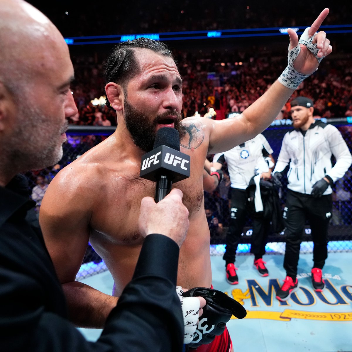 ufc's tweet photo. 52 fights, 20 years, and one great career.

Thank you for the memories @GamebredFighter! 🙌 #UFC287 https://t.co/o0jPej60Dj
