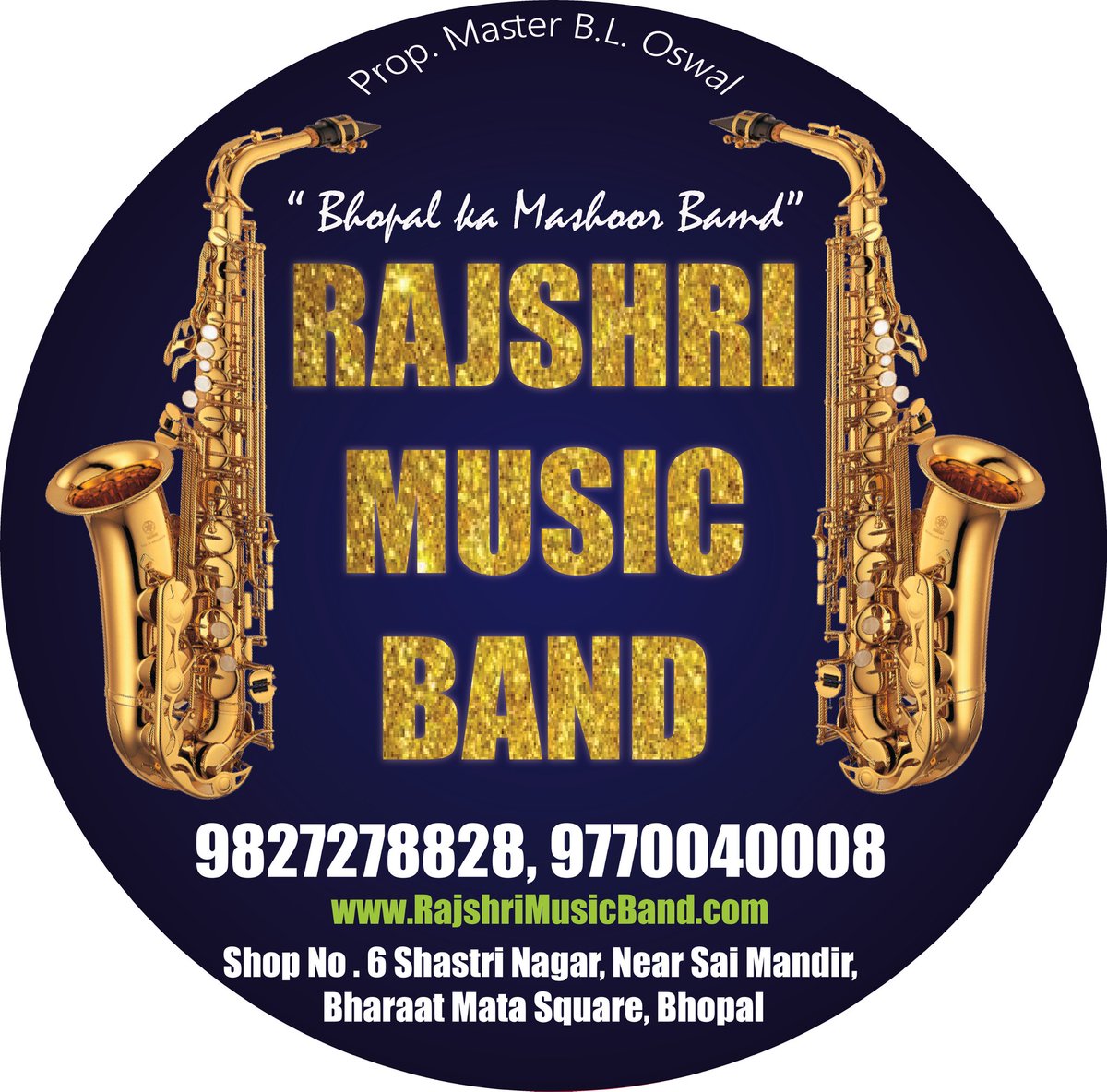 RajshriBand's tweet photo. Bhopal ka mashoor band
   "Rajshri Music Band"
#indianwedding #Baraat #Bhopalwedding #vintagecars #BandBajaBaraat #brassband #punjabiDhol #Shehnai #Mehendi #ChunriYatra https://t.co/hMwr08J9L6