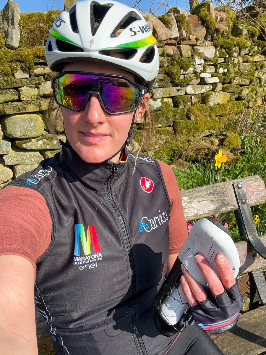 Mid-ride cleat adjustments for the win! Pretty horrendous knee pain whilst climbing, stopped and made a small cleat adjustment and just like magic, it’s gone 🎉
#cycling #cyclinglife #bikefix #roadcycling #ultracycling #lovecycling