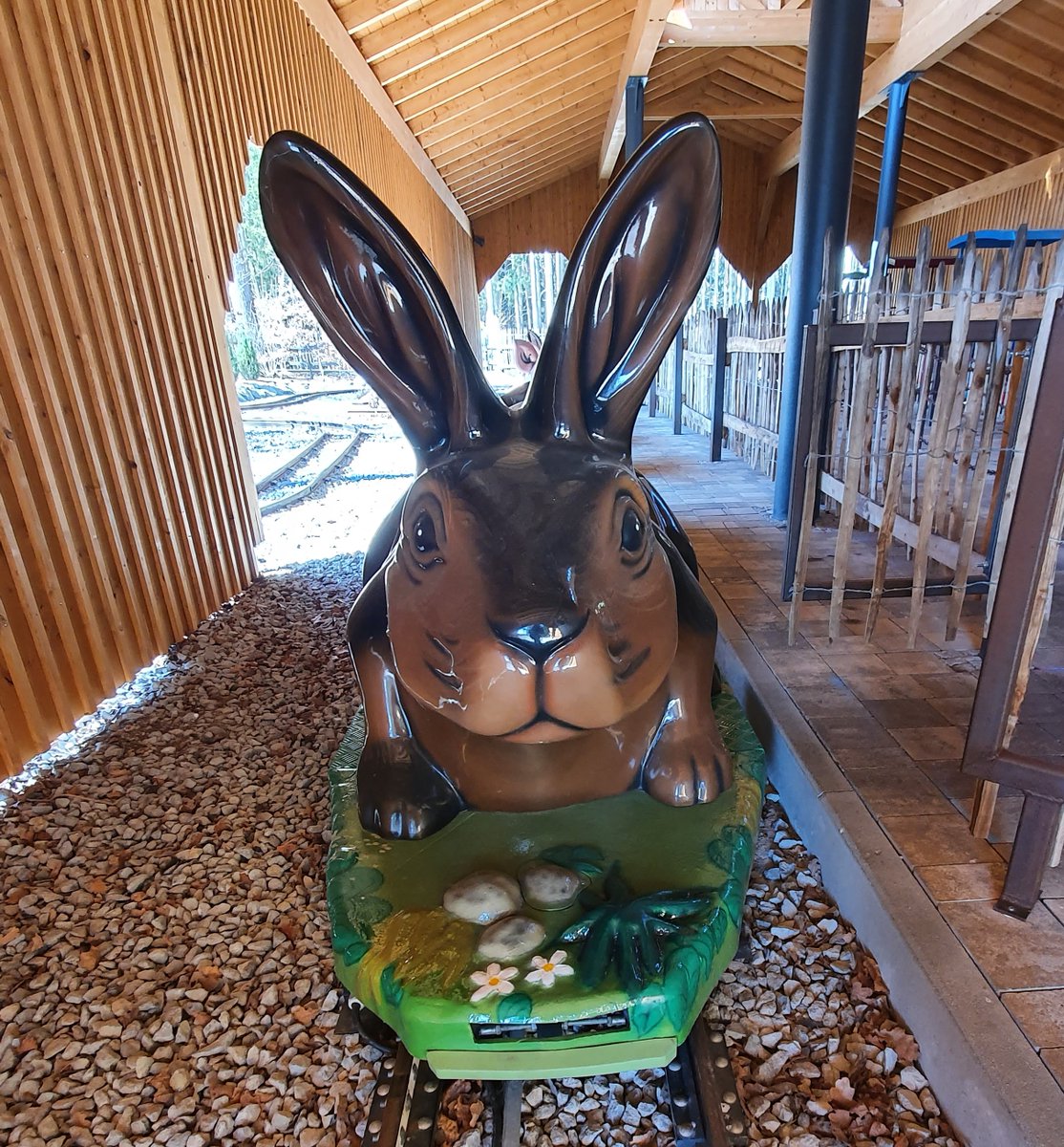 Frohe Ostern wünscht euch das gesamte Bayern-Park Team 🐰

In den Osterferien erwarten euch viele tolle Aktivitäten für Groß und Klein im Bayern-Park 😃 Wir freuen uns auf euch!

#froheostern #aktivitäten #shows #bayernpark #freizeitpark #ferienspaß #feiertagsausflug