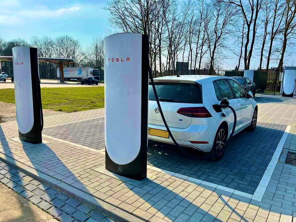 Esther Kokkelmans on Twitter "The first reviews from nonTesla cars at