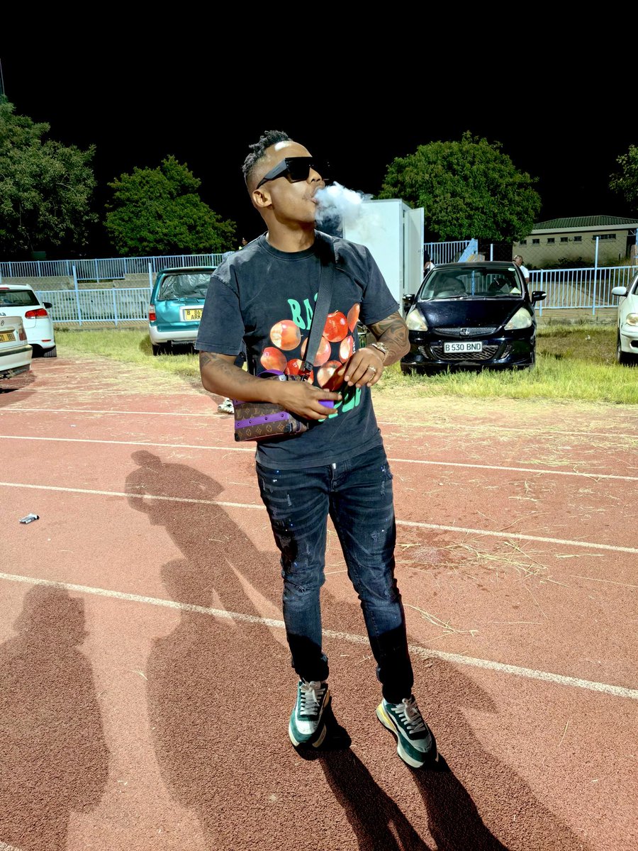 DJTira's tweet photo. Makoya Bearings. The man with the number 1 cider in RSA! #BearingsCyder https://t.co/edtpmx3wog