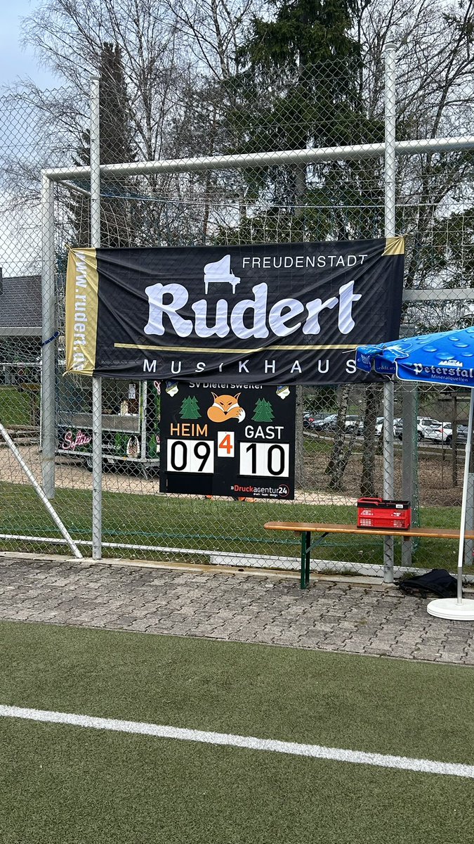 First Game, First win 🏈
#blackforestfoxes #karlsruhe #football #americanfootball