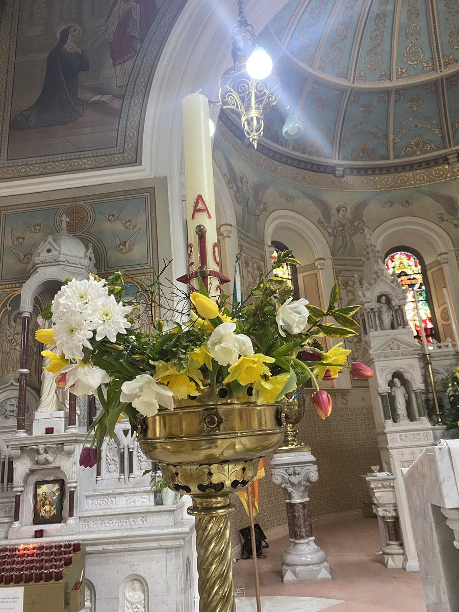 frpaddybyrne's tweet photo. Happy Easter!! 
I pray you will be blessed with great health and be happiness… https://t.co/bJHFWPRHkG