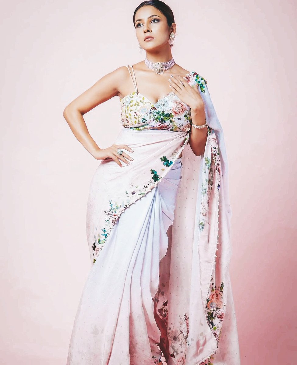 we don’t talk enough about this shehnaaz gill look, she looks so ethereal