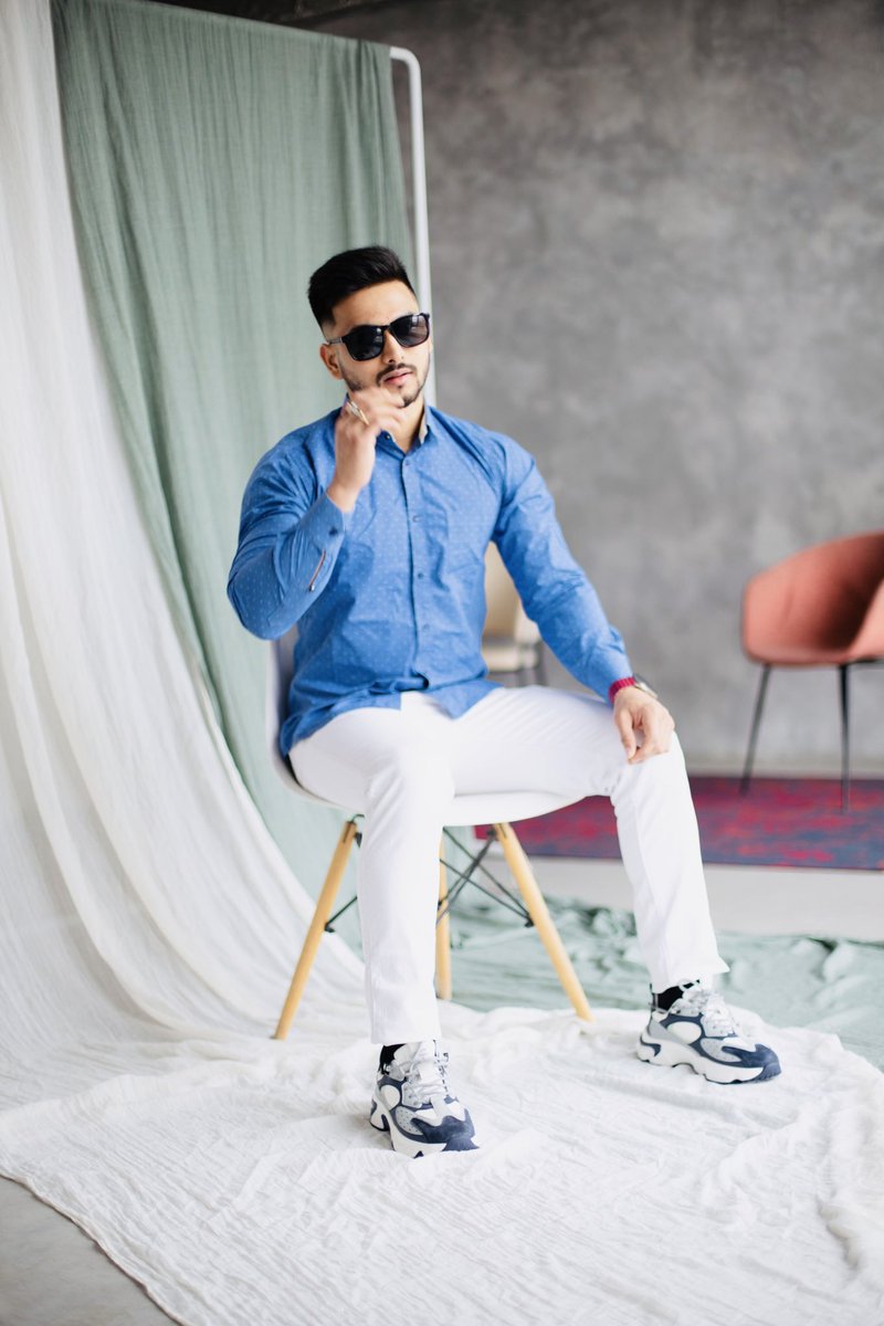 Dankitofficial's tweet photo. ज़िन्दगी क़िस्मत से चलती है, दिमाग़ से चलती तो बीरबल बादशाह होता।l😅
#Sunday #ankittiwari #ankittiwarieasyilaaz #drankittiwariofficial #easyilaaz #drankit #ankiteasyilaaz #ankitceoofeasyilaaz #founderofeasyilaaz https://t.co/9D7APHgCA2