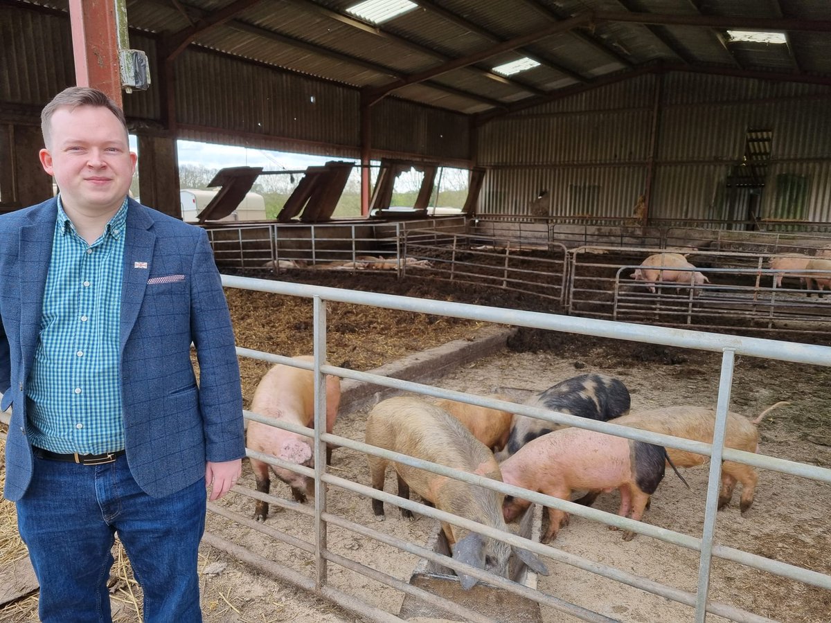 StephenMBanham's tweet image. Happy Easter from Renhurst Farm! It was an absolute pleasure to be at the farm today and spend time hearing from the hard working people of Mark Cross #MarkCross #RenhurstFarm #Easter #VoteBanham #SupportLocal #VoteLocal #Wealden #HighWeald @BlueWealden @WealdenTories