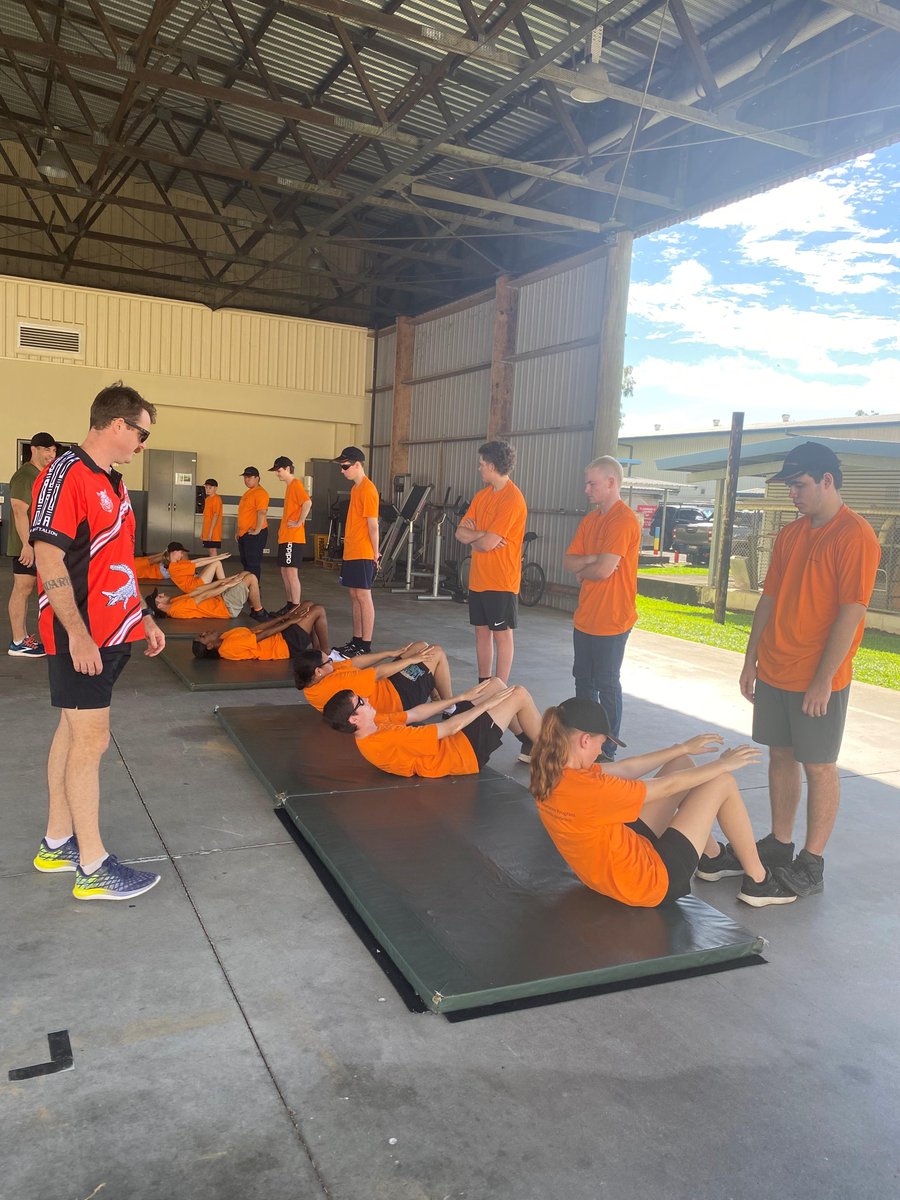 DefenceAust's tweet photo. A group of Cairns high school students enjoyed a taste of #AusArmy life during the first Defence Work Experience Program placement with the 51st Battalion, Far North Queensland Regiment. 👏

📖https://t.co/AzOTkh7CsF #YourADF https://t.co/RRXs3jC8e0