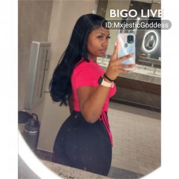 R_4_Z's tweet photo. Come and see 🎠 Sugar Plum ✨ streaming live on #BIGOLIVE and make new friends!  https://t.co/2K4fE36PgI https://t.co/O7ME0zZJ7F