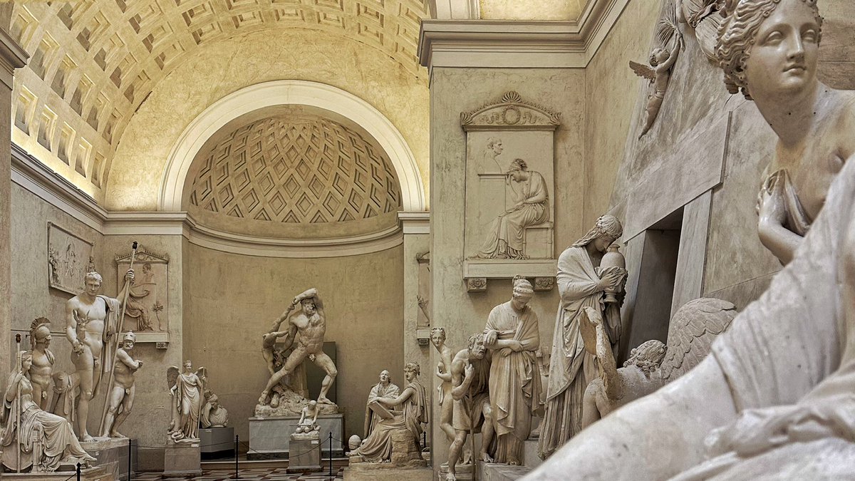 DasErbeRoms's tweet photo. Im Oktober vor zweihundert Jahren starb der große Bildhauer Antonio #Canova. Ein Besuch des Museums #Gypsotheca und des Tempels mit seiner Grabstätte in #Possagno, Italien https://t.co/Gck6f1H4wJ https://t.co/H5YQOd9IuF