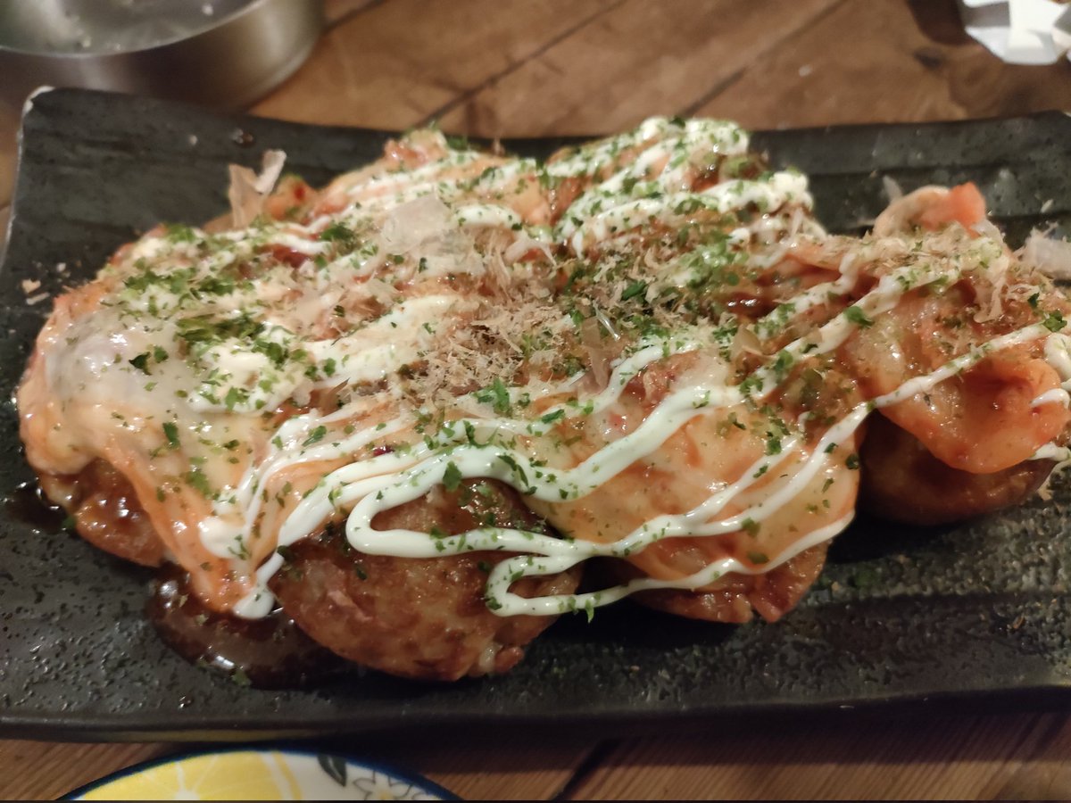 kametaku69's tweet photo. 代田橋のたこ焼き店
『HAMASAN』

キムチチーズたこ焼きが超美味い。
あと、個人的には
豆乳コーヒーが好きです。

店内はカウンターだけなので、
お客さん同士で会話を楽しみたい方に、超オススメです。

#代田橋
#hamasan
#いいお客さんしかいない
#BGMリクエスト出来ます https://t.co/TX00scGipZ