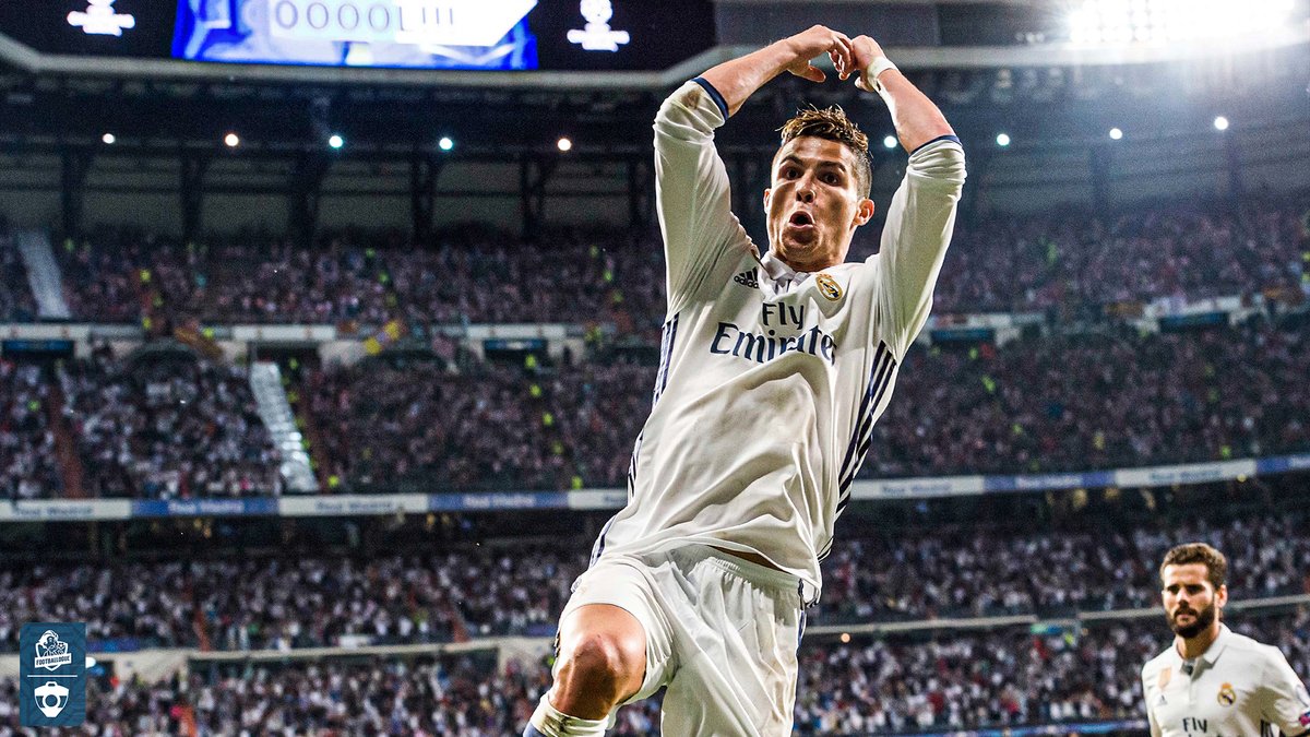 Footballogue's tweet photo. Florentino Perez serait en train de négocier avec Al Nassr afin d’organiser un match amical pour l’ouverture du nouveau Santiago Bernabéu cet été ! 🤝

Le retour de CR7 en terre madrilène ?

(@mdrjalnassr) https://t.co/aRlgx3G7RD