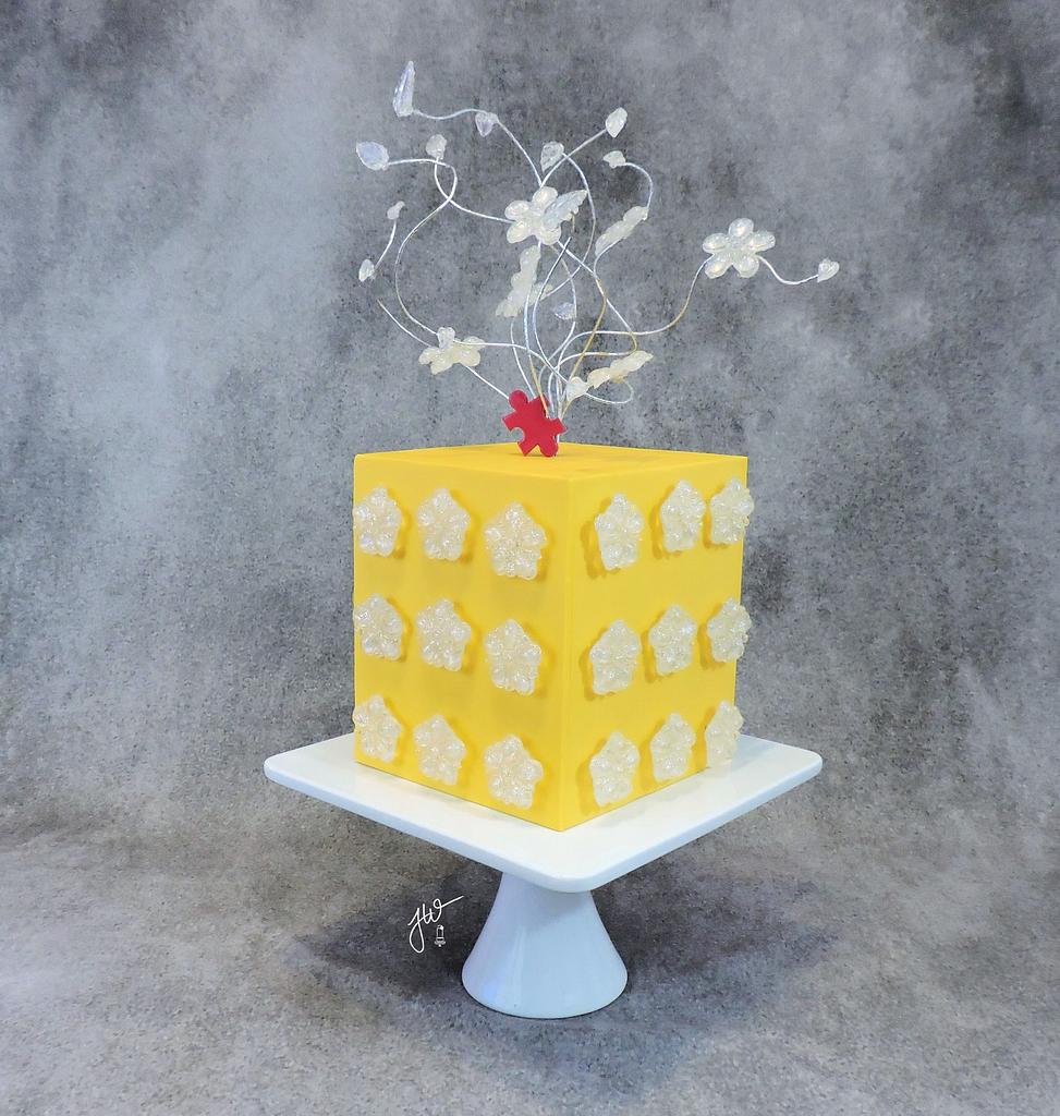 CakesDecor's tweet photo. Friendship Sparkles by Jeanne Winslow
https://t.co/3saUb9AAjw
#sugarartforautism #yellow #isomalt https://t.co/kQT4JbwNpf