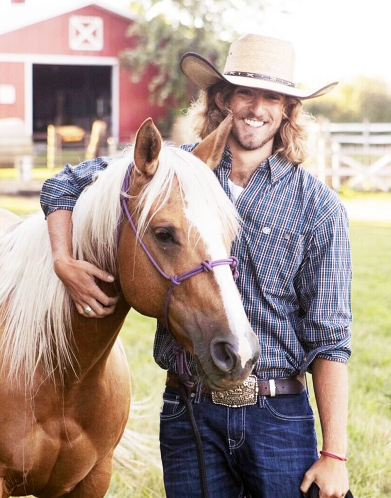 Kent family has a love of horses, is passionate about their farm near … – Alexandria Echo Press ift.tt/9GJsjtz #horse #horses #horsehour #equinehour #equestrian #equine #PonyHour #247Equestrian #tackroomtuesday #tackroomfriday #HorseHealth