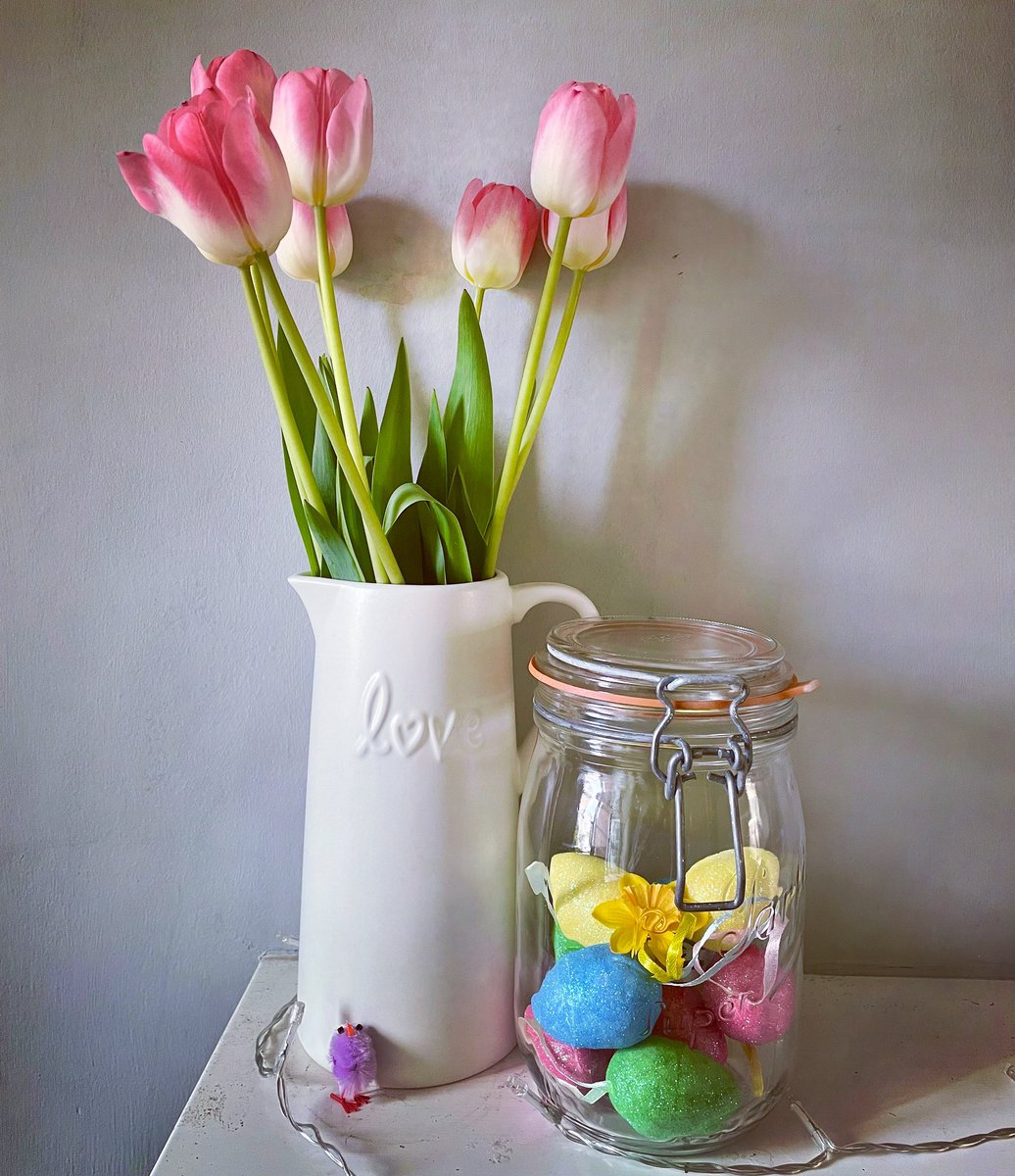 Happy Easter to family, friends, and anyone who needs to hear it x #easter #happyeaster #eastersunday #tulips #spring #springflowers #spring #easterdecor #masonjar #eggs #chick