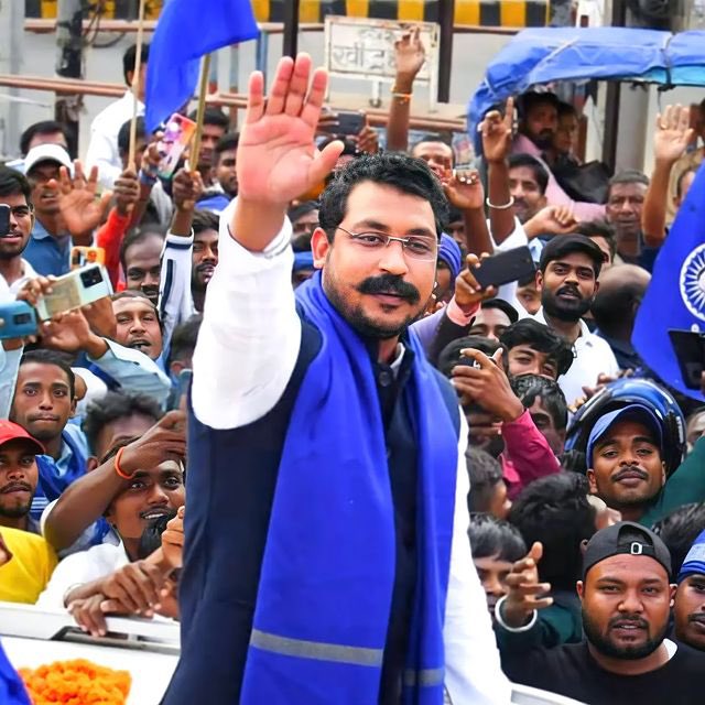 NehaSagar04's tweet photo. @BhimArmyChief बड़े भाई चंद्रशेखर आजाद को चाहने वालों कर दो ट्विटर के कॉमेंट में #जयभीम की वर्षा #JaiBhim @NehaSagar04 https://t.co/ZeVMttKQoh