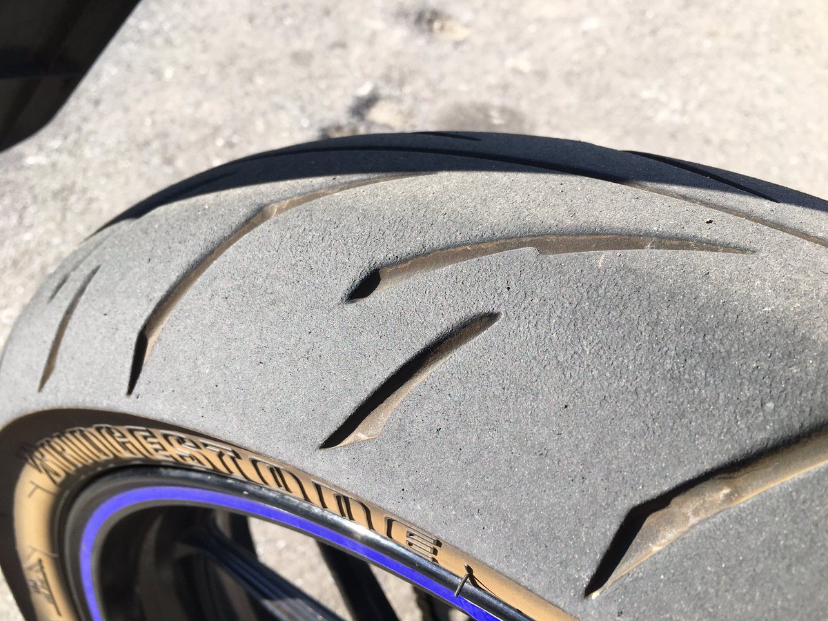 MRTEC5's tweet photo. 今回も数名の方にアドバイスをさせて頂きました。
テンチョーいい仕事してます(^-^)v
次回はテンチョーと一緒に走りましょう‼️
#レベルアップ走行会
#ファインモータースクール指扇校
#バイク
#走行会
#楽しいバイク
#サイクルロードイトー
#MRTEC
#GSXS125 https://t.co/jDO3LslyO3