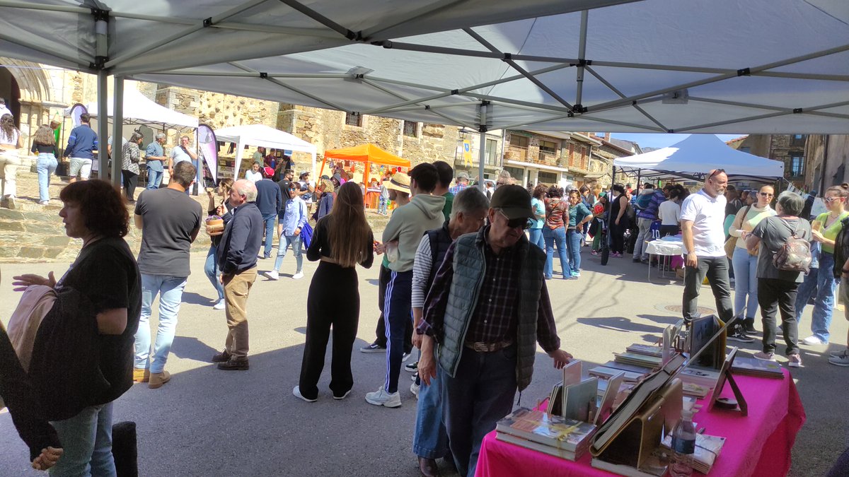 Volapük Ediciones tweet media