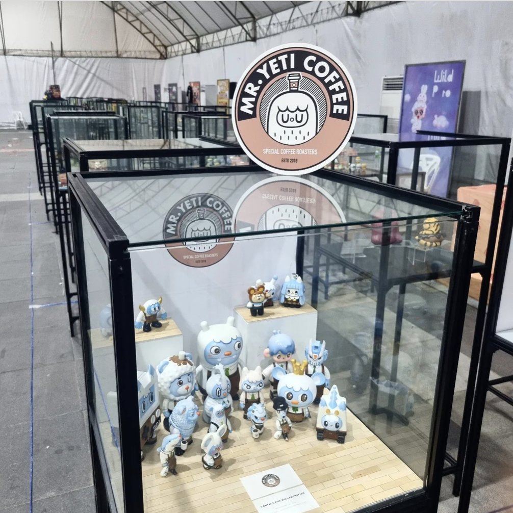 toysrevil's tweet photo. #TTE2023 #TOYNEWS on #TOYSREVIL: https://t.co/L7916JRDVk
YETI CAFE seen at Booth J10 / ZONE: Square B (#BoomBoomPoom) at #ThailandToyExpo (April 6-9, 2023). Post-event availability updates via https://t.co/CwsRR9EqGB
#toysblog
(+) https://t.co/5LkfMe9uaY