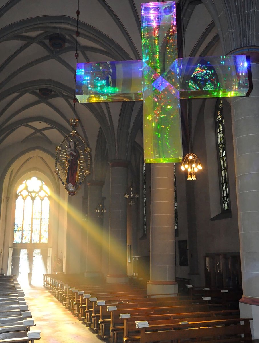 Lumen Christi - das Licht bezwingt den Tod!  Frohe und gesegnete Ostern - happy easter. #shalom #salam #friede #peace #paix