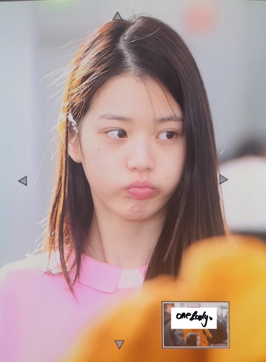 OneandOnly_IVE's tweet photo. 230409 CDG 출국 원영(프리뷰)

뾰루퉁한 아가원영💕💕 

#장원영 #원영
#JangWonyoung #Wonyoung
#チャンウォニョン #ウォニョン
#IVE #아이브
#IveIVE #아이헤브아이브 https://t.co/0AaFVx7PJ9