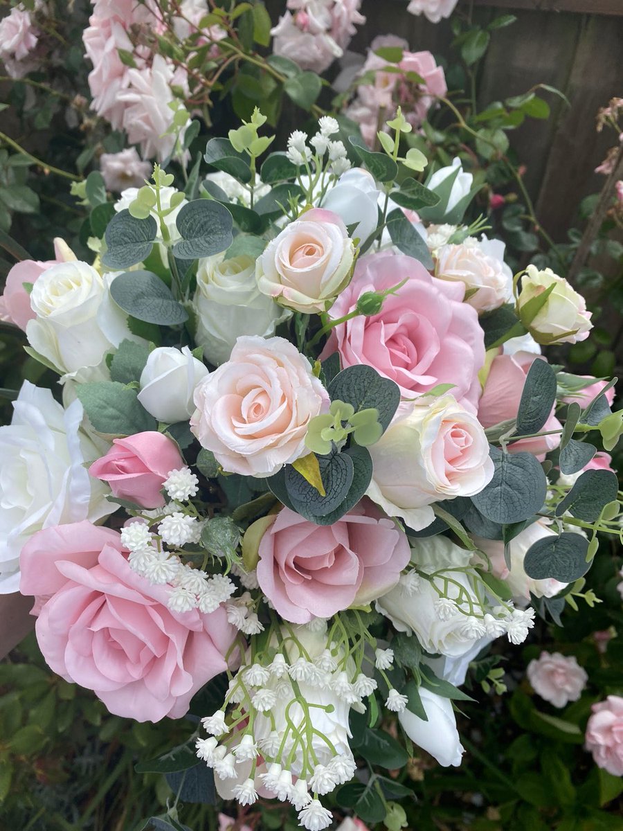 Lily Maud Tiaras & Wedding Flowers tweet media