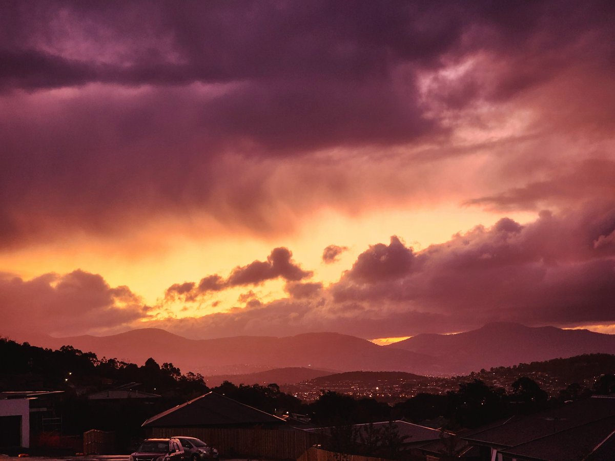 What else can I say.....

#lovethisplace #tasmania #tasmanianscenery #sunset #colourful #orange #purple #pink #photo #photoart #clouds #amazing