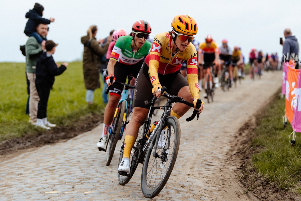 A stunning race to Roubaix yesterday!

<a href="/SportsOrla/">Orla Chennaoui</a> has told us how simple it is to do our bit to grow women’s cycling:
- Watch. Consume news. Feed the algorithms, add to the data. Show the demand is there.

The more we follow, like &amp; retweet, the more we contribute. Just do it!