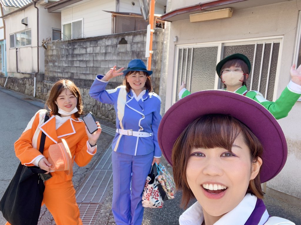 青空に戦隊服が
よく映えましたw

レッド&amp;ピンクが
いいかんじでしょ？！ww