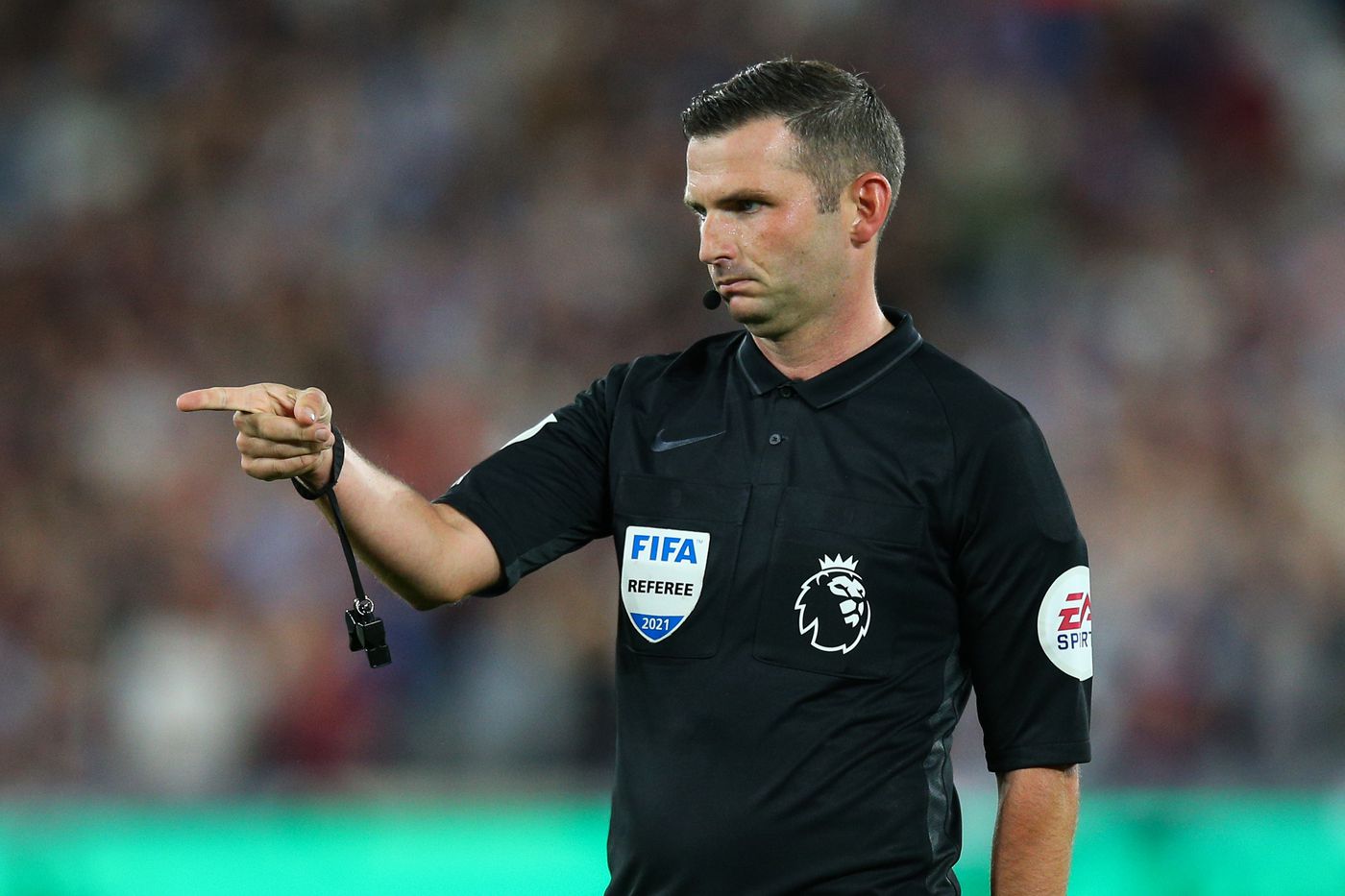 Champions: inglês Michael Oliver vai arbitrar o PSG-Benfica - SIC