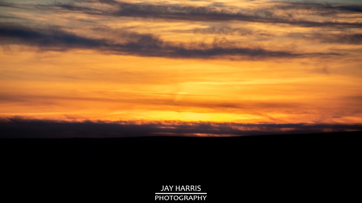 JayHarrisPhoto1's tweet image. A 𝗚𝗢𝗢𝗗 𝗙𝗥𝗜𝗗𝗔𝗬 𝗦𝗨𝗡𝗦𝗘𝗧 at 𝗛𝗔𝗬𝗧𝗢𝗥, 𝗗𝗔𝗥𝗧𝗠𝗢𝗢𝗥 🌄

facebook.com/jayharrisphoto…

#dartmoor #sunset #nature #photography