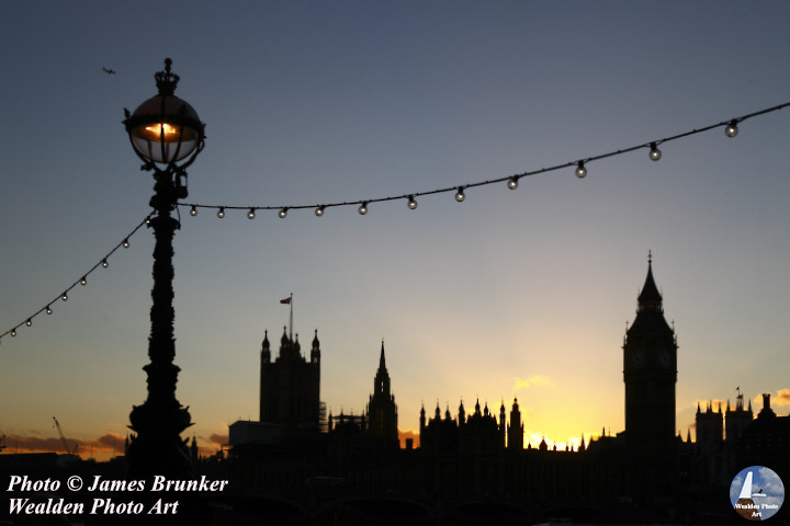 #Westminster Palace silhouettes in #London for #SundaySunsets, available as prints and on mouse mats #mugs here with FREE UK SHIPPING: lens2print.co.uk/imageview.asp?…
#AYearForArt #BuyIntoArt #SpringForArt #SunsetSunday #sunsetphotography #cityscape #bigben #sunset #skylines #silhouette