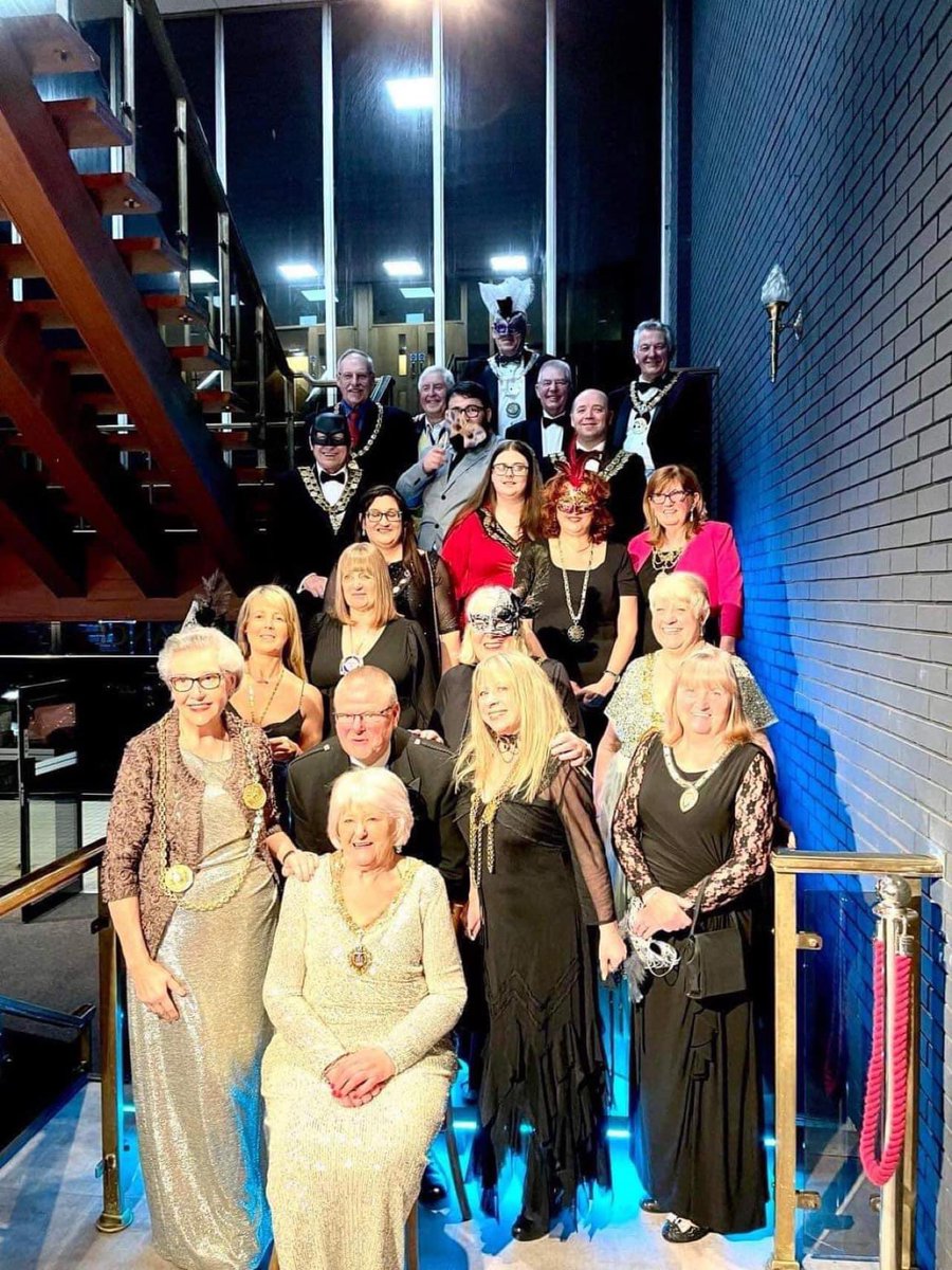 Fab evening at Mayor Gateshead’s charity ball.  Lots of money raised for gr8 charities. So many to thank ..Singing Waiters, Ryton Singers and all our sponsors &amp; supporters a big huge ‘thank you!’ @firefighterscharity <a href="/ReadleyMeso/">READLEY 💙</a> <a href="/cwuha/">CWUHA</a> @mentalhealthconcern #charityfundraising