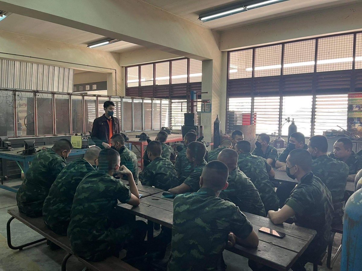 military37's tweet photo. มทบ.37 ฝึกวิชาชีพทหารกองประจำการ ก่อนปลดประจำการ ผลัดที่ 2/64 ประจำปี 2566 ณ วิทยาลัยเทคนิคกาญจนาภิเษก อ.เมือง จว.ช.ร. https://t.co/SJ9bbIq7p4