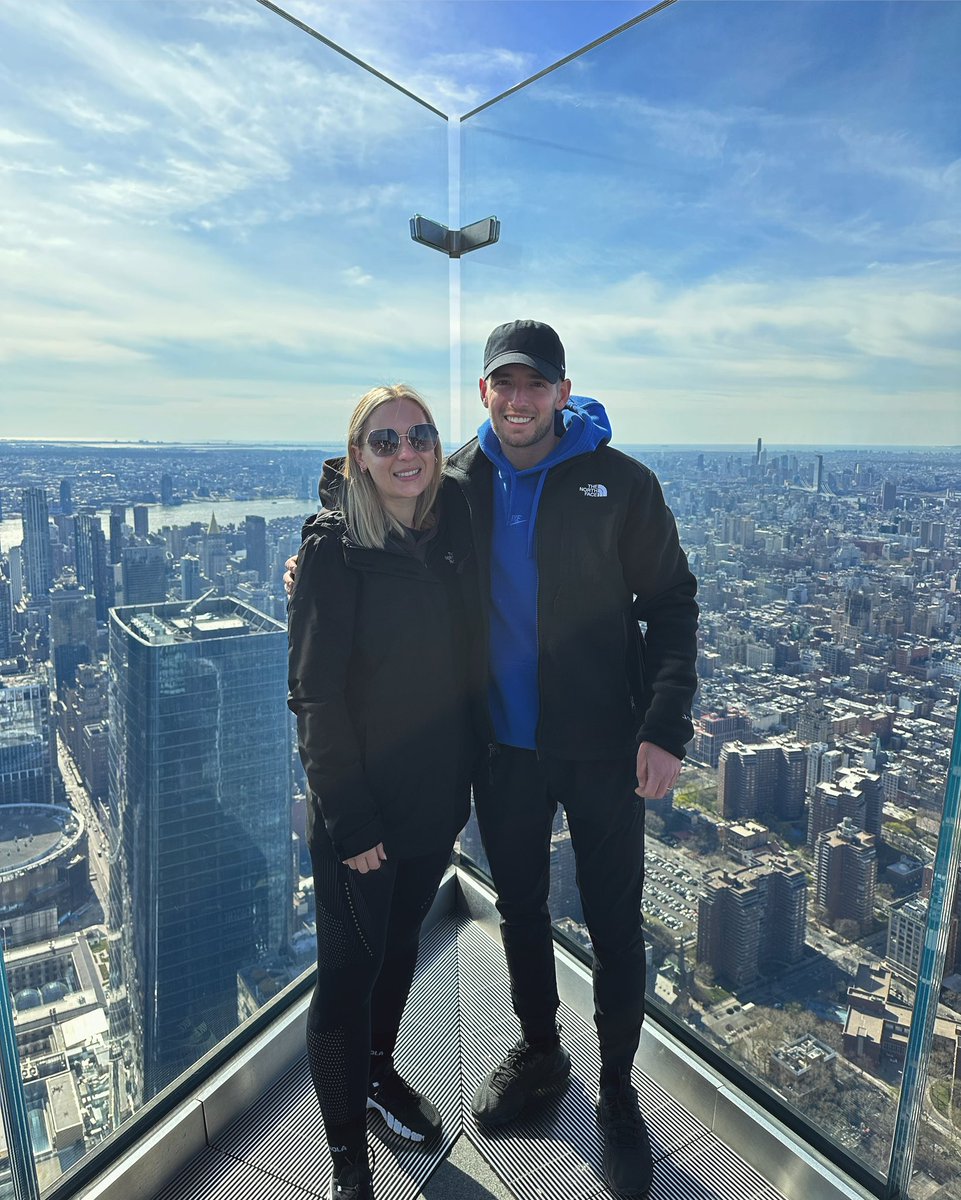❤️🇺🇸👩‍❤️‍👨✈️☀️⁣
⁣
——————————————————⁣
⁣
#nyc #wife #edge #theedge #sunshine #newyork #newyorkcity #holiday