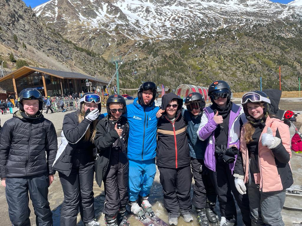 Dearne Ski Trip tweet media