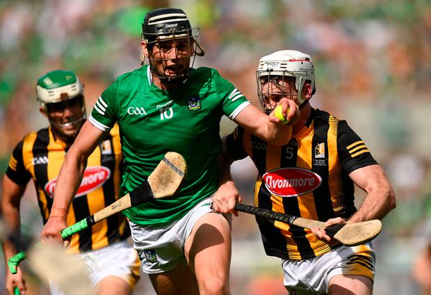CollinsBarDoora's tweet photo. COME ON LIMERICK!! Join us for Limerick and Kilkenny in the Division One Final at 2PM!We also have coverage of the last day of The Masters and Liverpool v Arsenal at 4. #LimerickGAA #KilkennyGaa #DivisionOne #Final #PaircUiChoimh #honthetreaty #comeonLimerick #Liverpool #Arsenal https://t.co/Mf15n9gee2