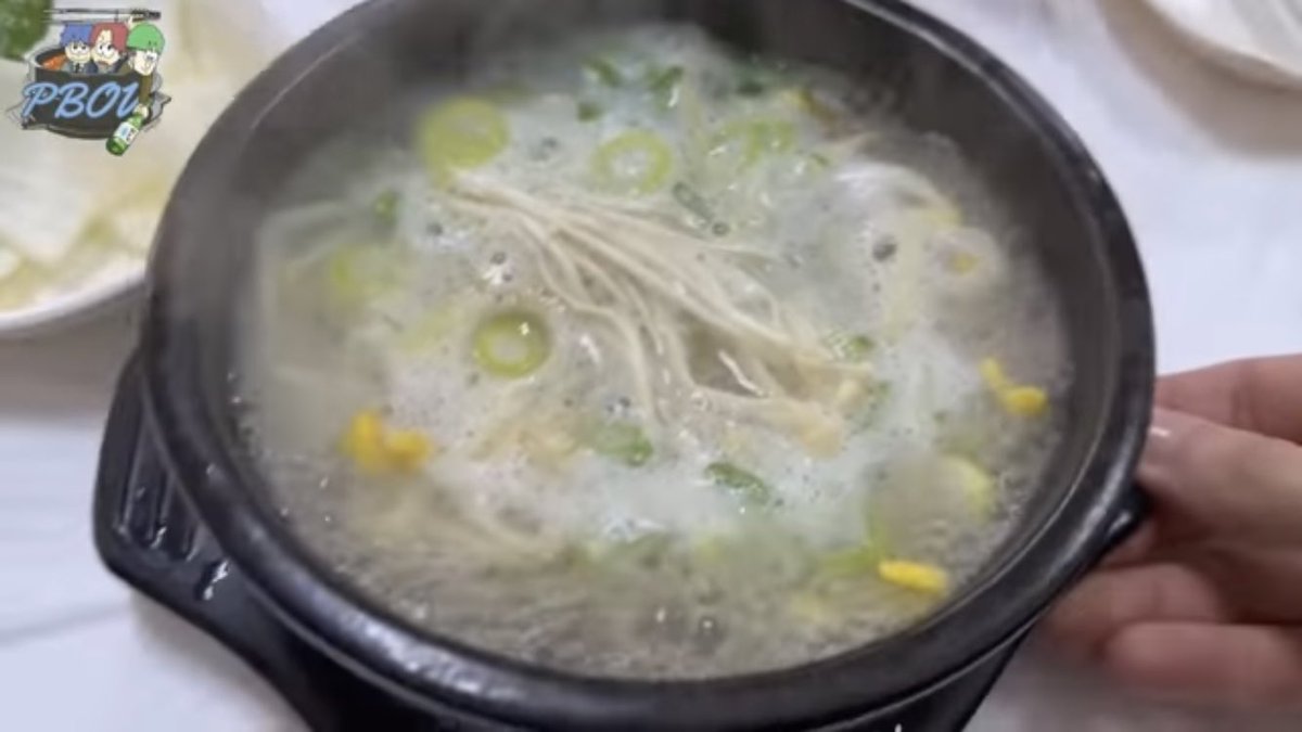 麗水からちょっと北上したところにある街、順天篇のスタート！"五日市"と有名なクッパ通りの様子をご覧ください😇😇
youtu.be/du7CYfhtPEs

個人的な見どころは"原風景"的な街の雰囲気😎
3:50あたりからのオンマとの絡みがめちゃ面白い(と思う)