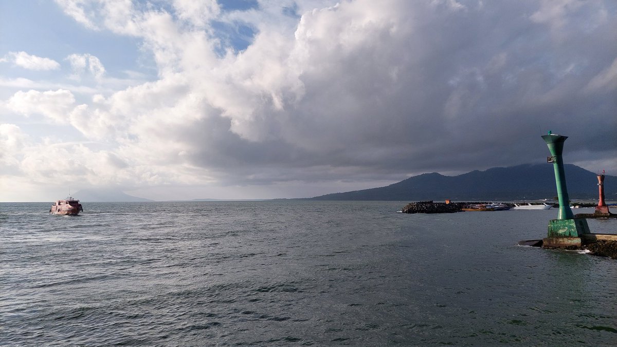 icehebi's tweet image. demi sesuap nasi dan susu dancow untuk anak-anak.,lautpun kan ku seberangi.. 💪💪💪
#Antimo #Manado #Tahuna