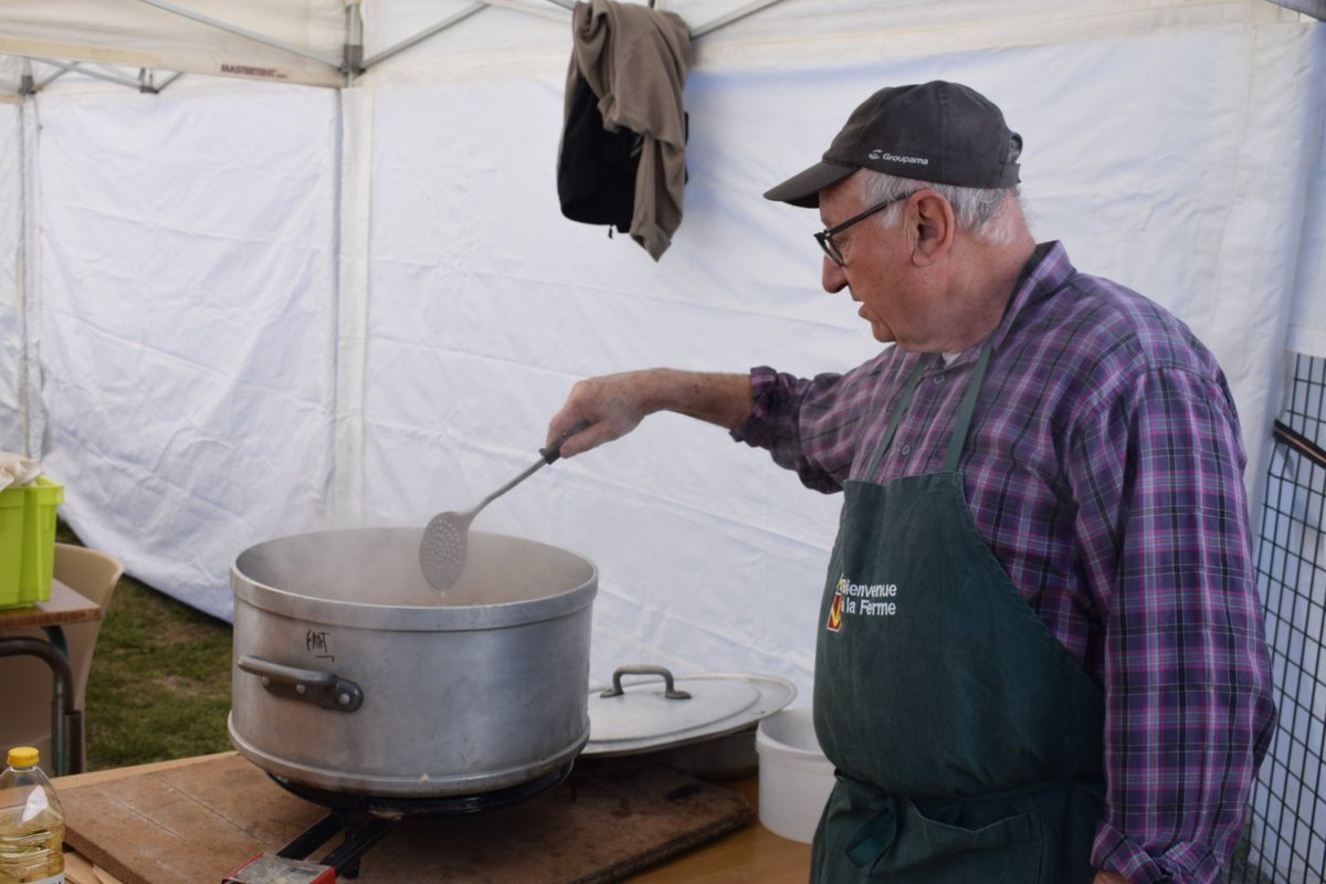 Hier, les Boulocains ont assisté à la tonte des brebis à l'ancien sechoir à briques. Petits et grands ont admiré la démonstration remarquable des fileuses à laine.Cette journée conviviale a valorisé le savoir-faire des artisans et producteurs de la <a href="/HauteGaronne/">Haute-Garonne</a>