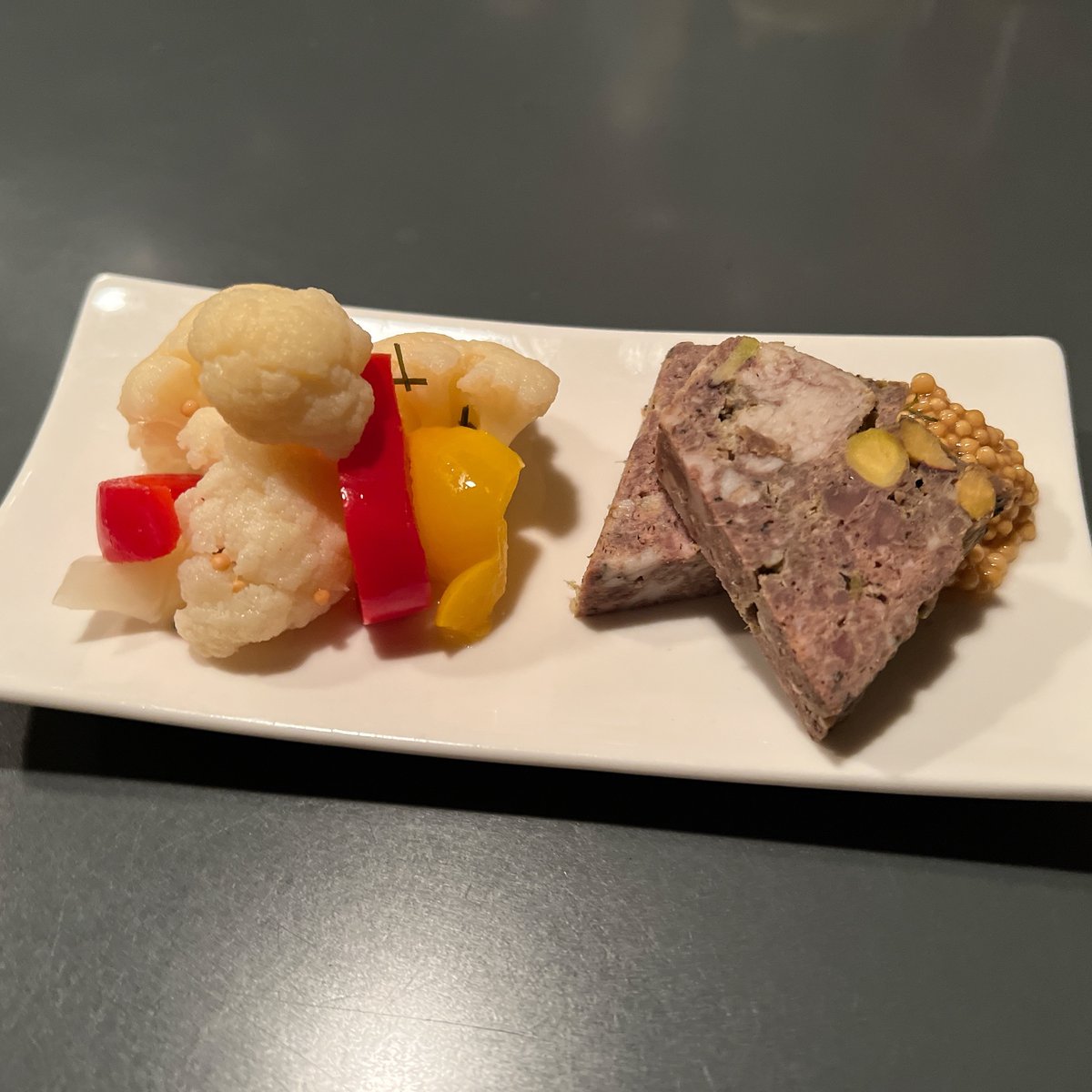artjazzms's tweet photo. 来週、4/18(火)は大変お勧めなギタートリオのライブがございます。
ジビエ料理をご用意してお待ち致しております。

Move.
池戸 祐太 g
河村 亮 ds
古木 佳祐 b
OPEN  19:00
START 19:30

CHARGE ￥2,000
お通し ￥330＋2order

#ジャズライブ #国分寺 #池戸祐太
#河村亮 #古木佳祐 #ジビエ料理 https://t.co/nGnmDtKmEd