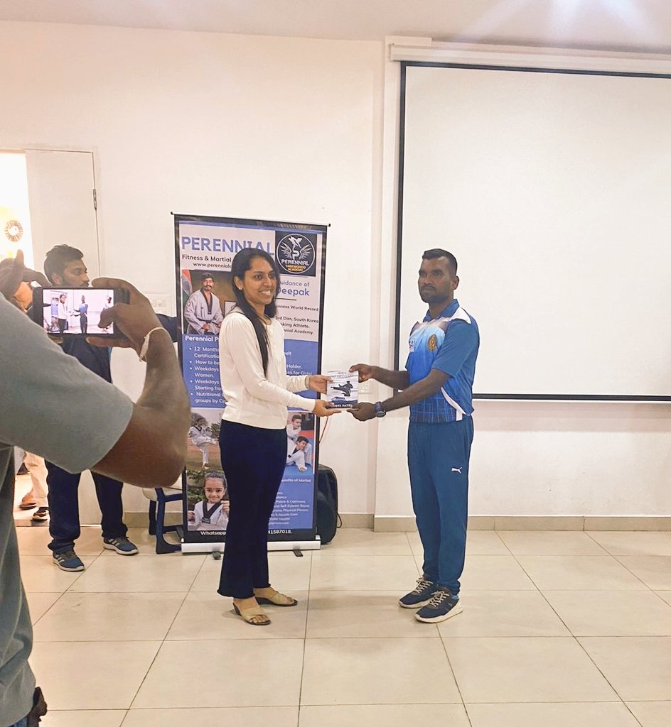 perennial_arts's tweet photo. Presenting 'TaeKwonDo - An Olympic Sport' ( Author: @Jyotipatelammu ) to a team of Docs.
.
.
.
#perennialacademy #Hyderabad #Taekwondo #martialarts #books #sportbook #sportsbook #tkdbook #Hyderabadis #india #tkd @HiHyderabad #event #eventday #bigday #readerscommunity #writerslift https://t.co/7izTZOXlx1