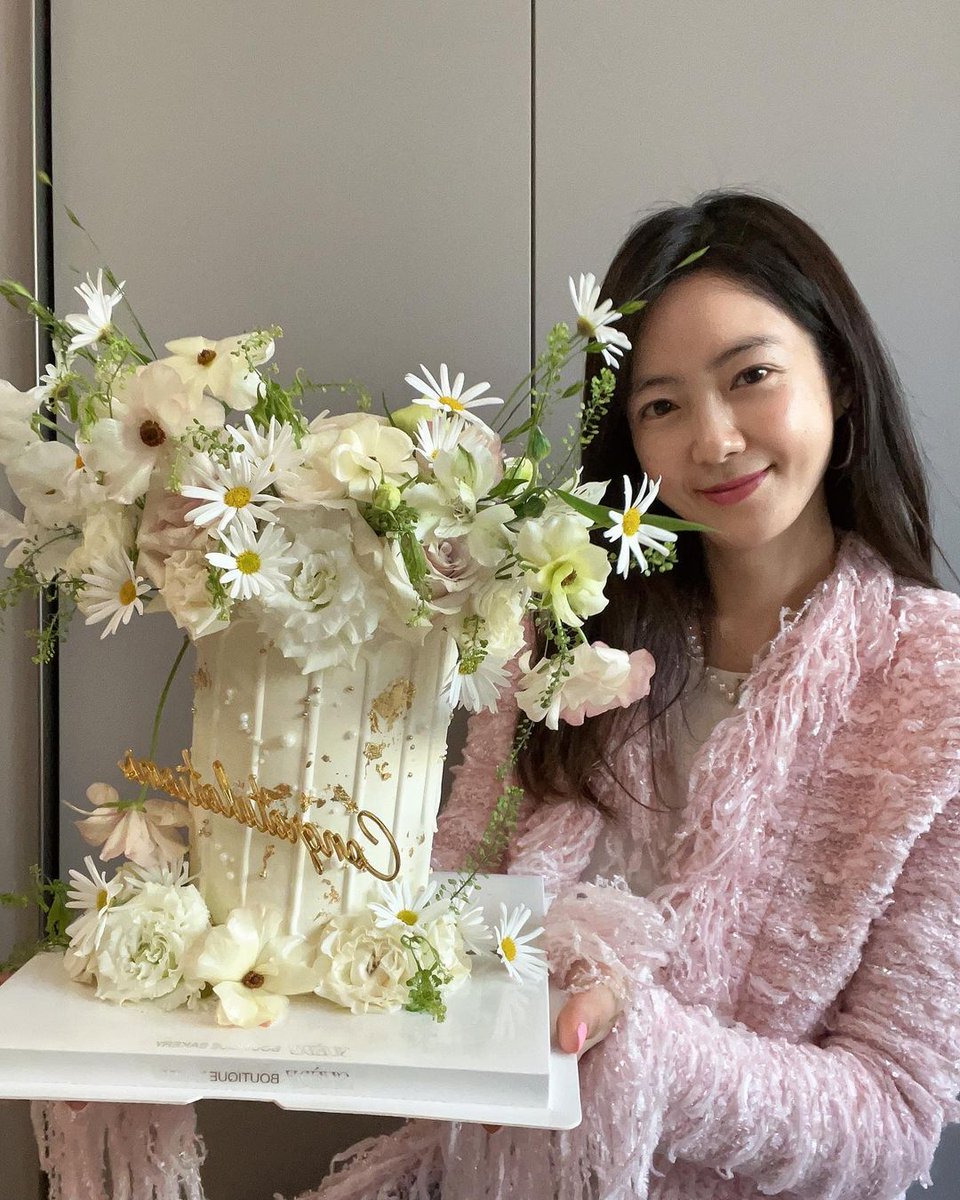 tnyw0409's tweet photo. 230409 @/yowon_official update 

감사해요~~💜 좋은작품으로 빨리 만나요!!!🙏

요원님 생일 축하합니다~🎉🥰💜 https://t.co/2FATvLx1P4