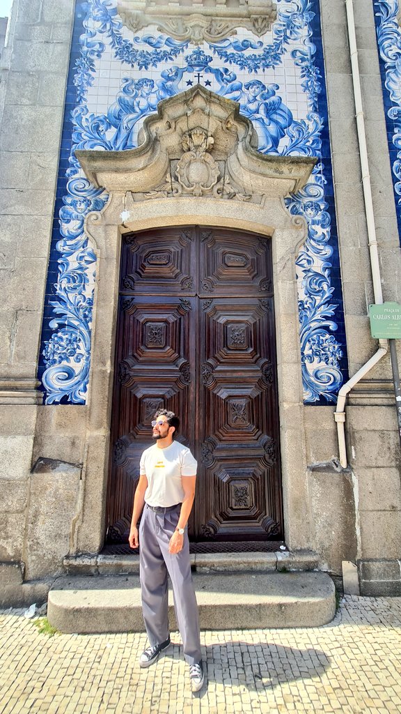 Porto #mood #awesome  #ootd #travelphotography #scruff #shoesaddict #menwithbeards #porto #architecture