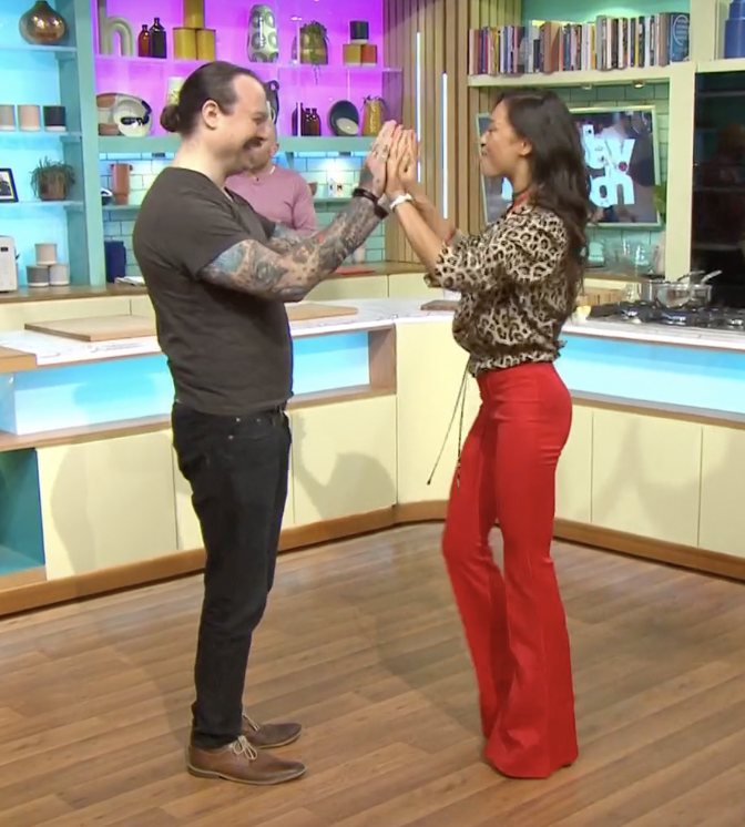 💃🕺@mrs_katjones <a href="/JamesGolding10/">James Golding</a> 💃🕺