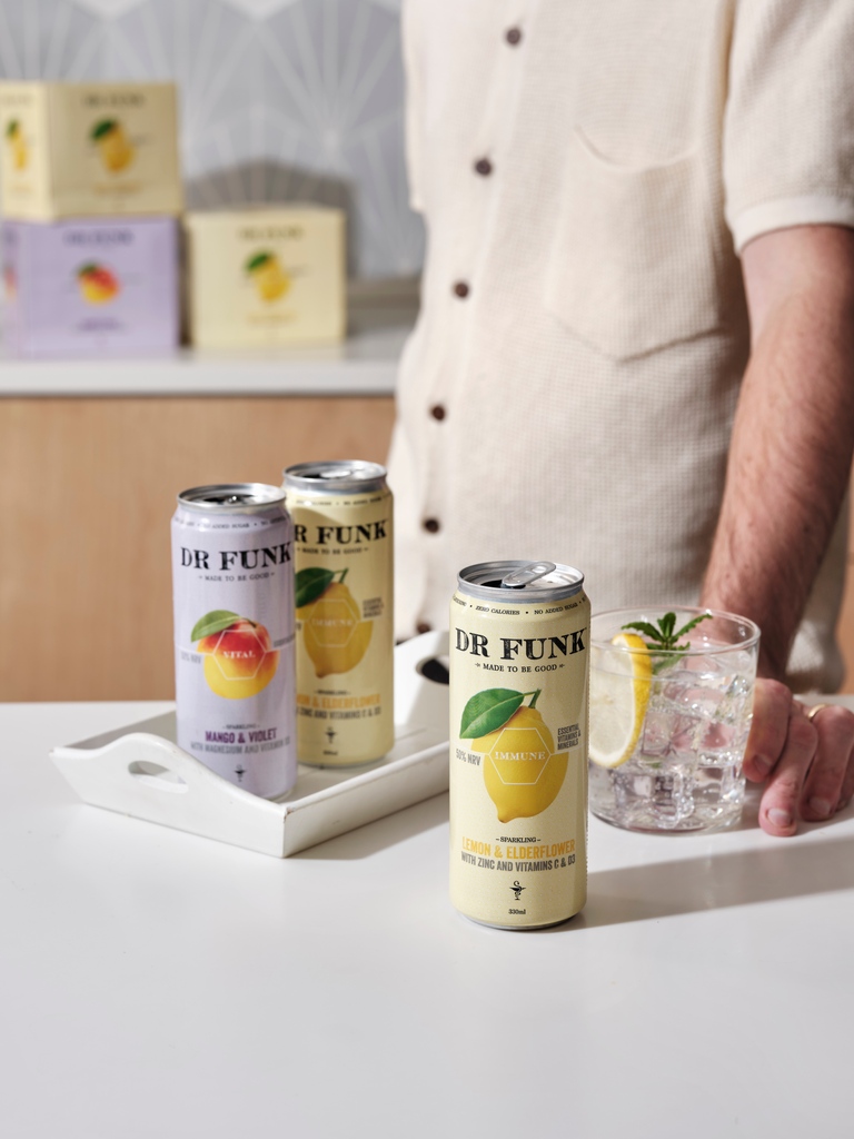 DrFunkDrinks's tweet photo. HYDRATION IS SERVED.

But which are you reaching for?

🍋 immune edition: great tasting lemon &amp; elderflower 
🥭 vital edition: natural mango &amp; violet

Take your pick. https://t.co/AsWIUWQ5dL