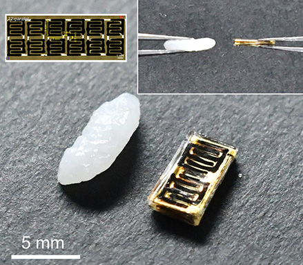 AdvPortfolio's tweet photo. Around the same size as a grain of rice, this series of micro-supercapacitors has been folded down like an accordion.

This design strategy helps the device to overcome the areal energy density limit for micro-supercapacitors.

Check it out: https://t.co/RLg2tCp3vJ https://t.co/WKdrNc6GSu