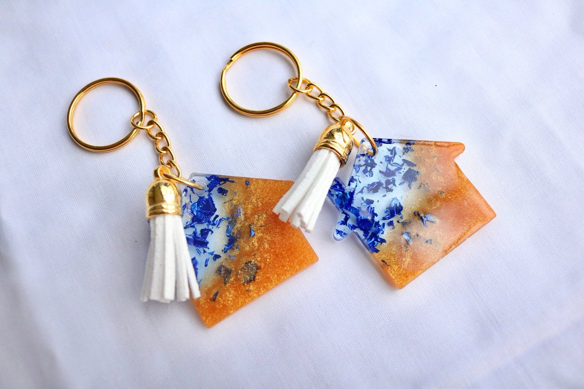 Ebeth2190's tweet image. Check out my Etsy shop GiftsNGoodies4all: #etsyfinds #etsyart #UniqueKeychains #GiftsnGoodies4all #etsy #resinart etsy.me/3UlYHw2