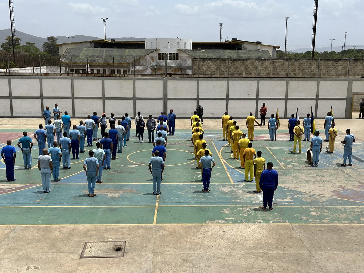 Derecho_paz's tweet photo. Además inspeccionamos la infraestructura y funcionamiento de cada espacio que conforma este centro penitenciario. 

Esta jornada forma parte del operativo Revolución Judicial, el cual seguiremos desarrollando en cada entidad. https://t.co/hkBTGK7Qei
